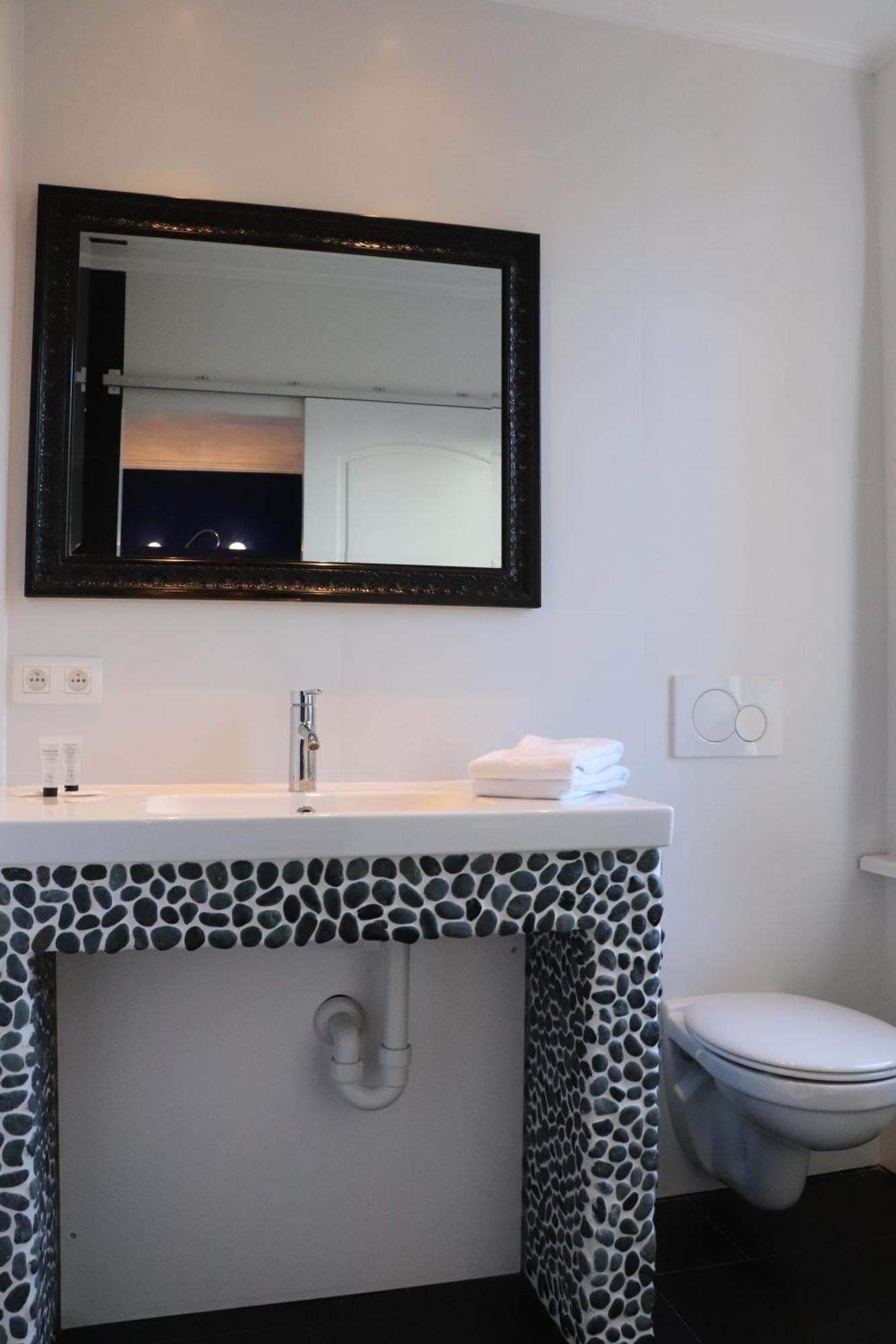 Hostel Lybeer Private Rooms Just For Two! Brugge Rom bilde